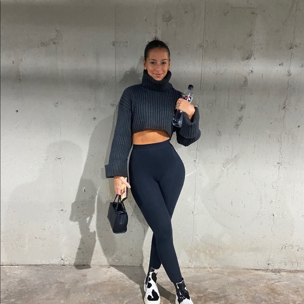 Thick knit crop sweater